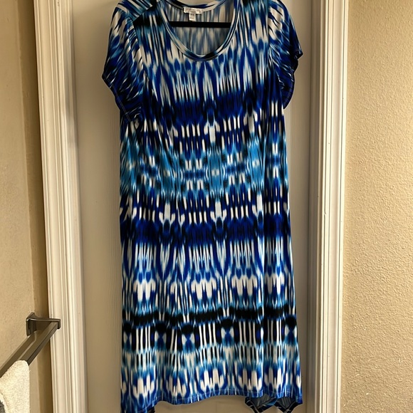 Women’s dress - Picture 1 of 5